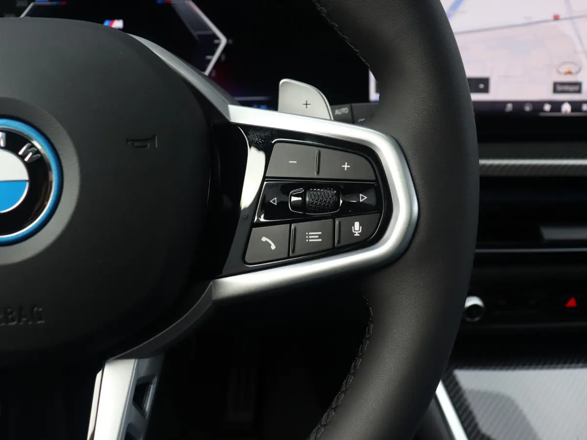 330e | M Sportpakket Pro | Panodak | Trekhaak | Head-Up | Elektr. Stoelen | Adaptive Cruise Control | Harman Kardon | Driving Assistant | Parking Assistant Plus | SoH 100% | 19'' LMV