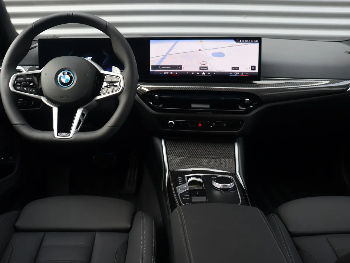 330e | M Sportpakket Pro | Panodak | Trekhaak | Head-Up | Elektr. Stoelen | Adaptive Cruise Control | Harman Kardon | Driving Assistant | Parking Assistant Plus | SoH 100% | 19'' LMV