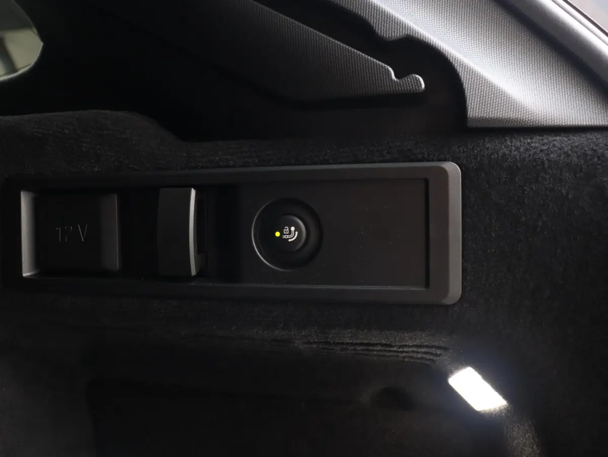 330e | M Sportpakket Pro | Panodak | Trekhaak | Head-Up | Elektr. Stoelen | Adaptive Cruise Control | Harman Kardon | Driving Assistant | Parking Assistant Plus | SoH 100% | 19'' LMV