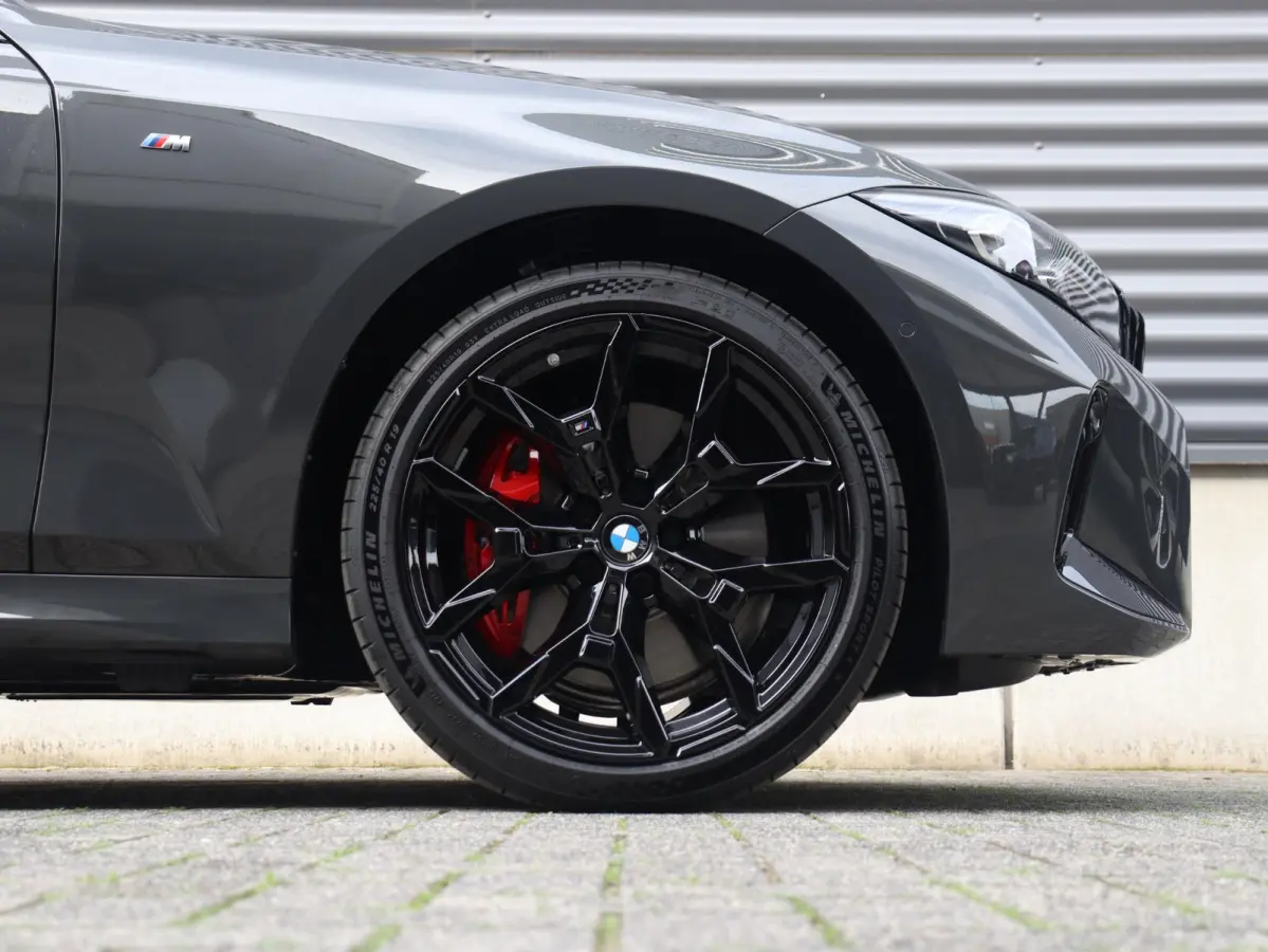 330e | M Sportpakket Pro | Panodak | Trekhaak | Head-Up | Elektr. Stoelen | Adaptive Cruise Control | Harman Kardon | Driving Assistant | Parking Assistant Plus | SoH 100% | 19'' LMV