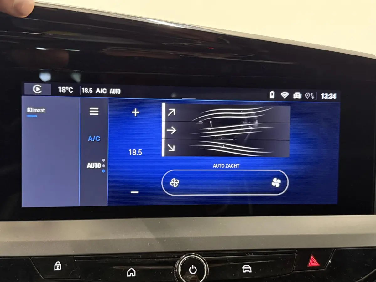 1.2 Turbo Hybrid GS AUTOMAAT Climate control Navigatie LED Parkeersensoren achter Camera Cruise control Lichtmetalen velgen Apple Carplay/ Android auto