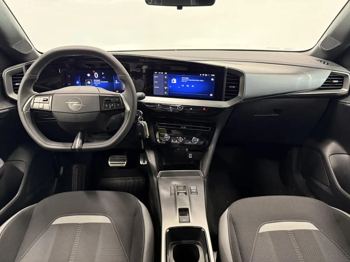 1.2 Turbo Hybrid GS AUTOMAAT Climate control Navigatie LED Parkeersensoren achter Camera Cruise control Lichtmetalen velgen Apple Carplay/ Android auto