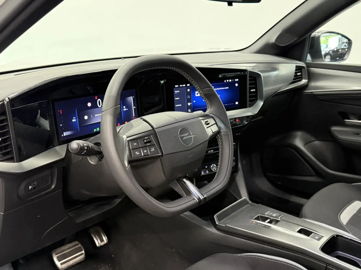 1.2 Turbo Hybrid GS AUTOMAAT Climate control Navigatie LED Parkeersensoren achter Camera Cruise control Lichtmetalen velgen Apple Carplay/ Android auto