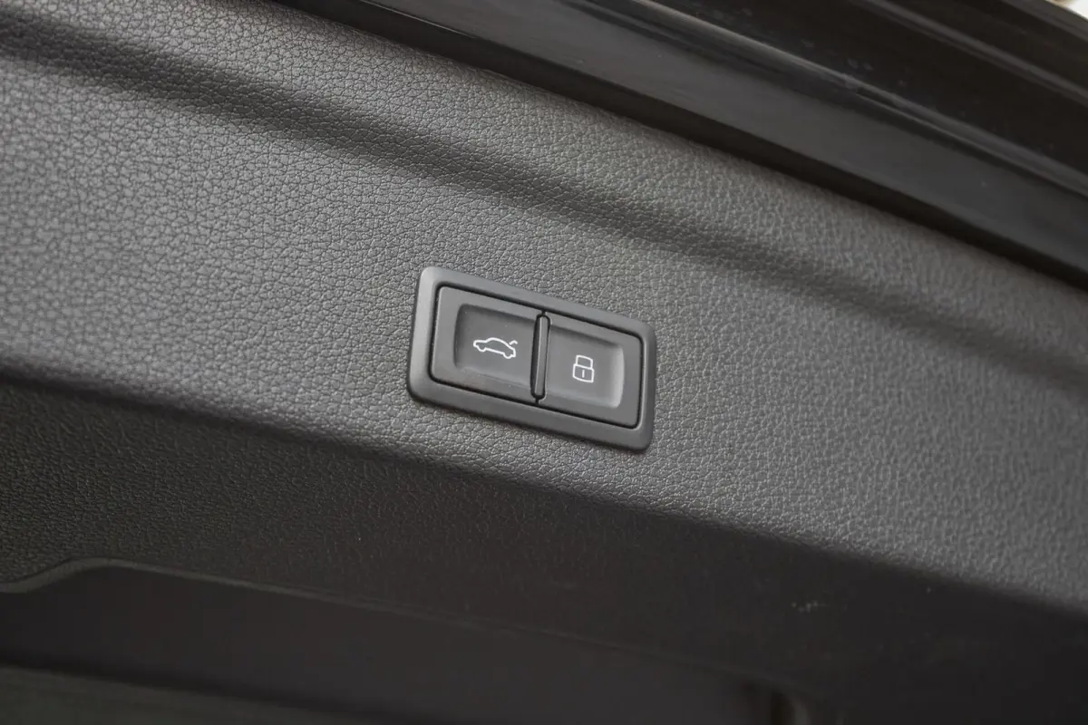 45 TFSIe S-Line | PANO | 20 INCH | CARPLAY | KEYLESS