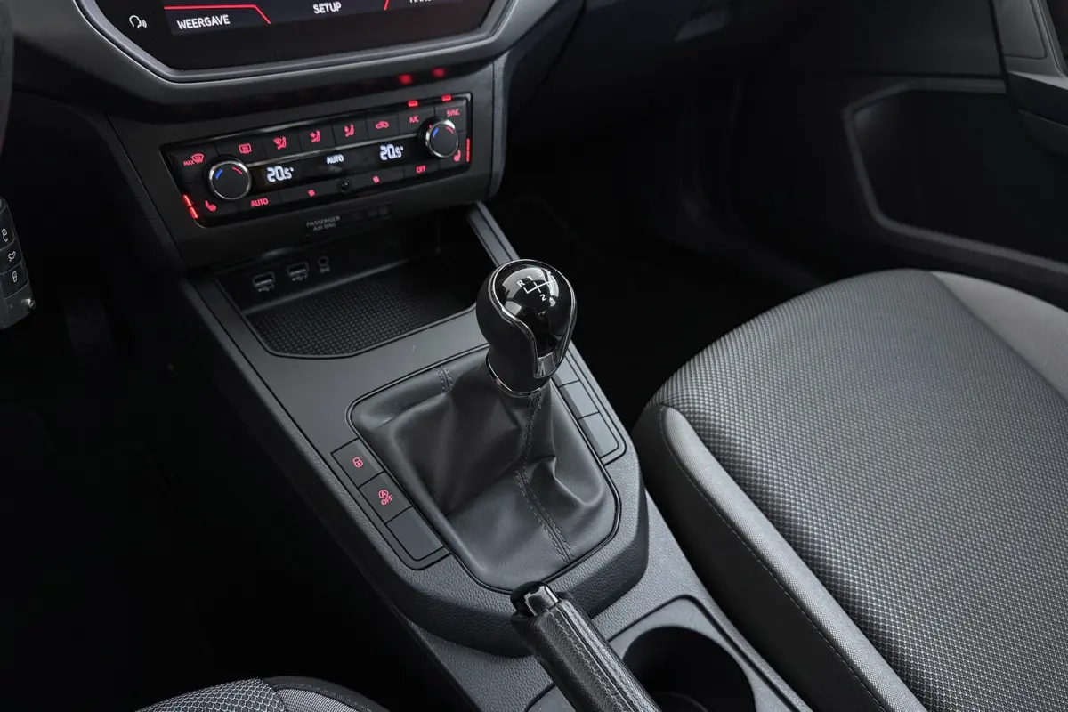 1.0 TSI Style Business Intense | Trekhaak | Climate Control | Stoelverwarming | Cruise Control |
