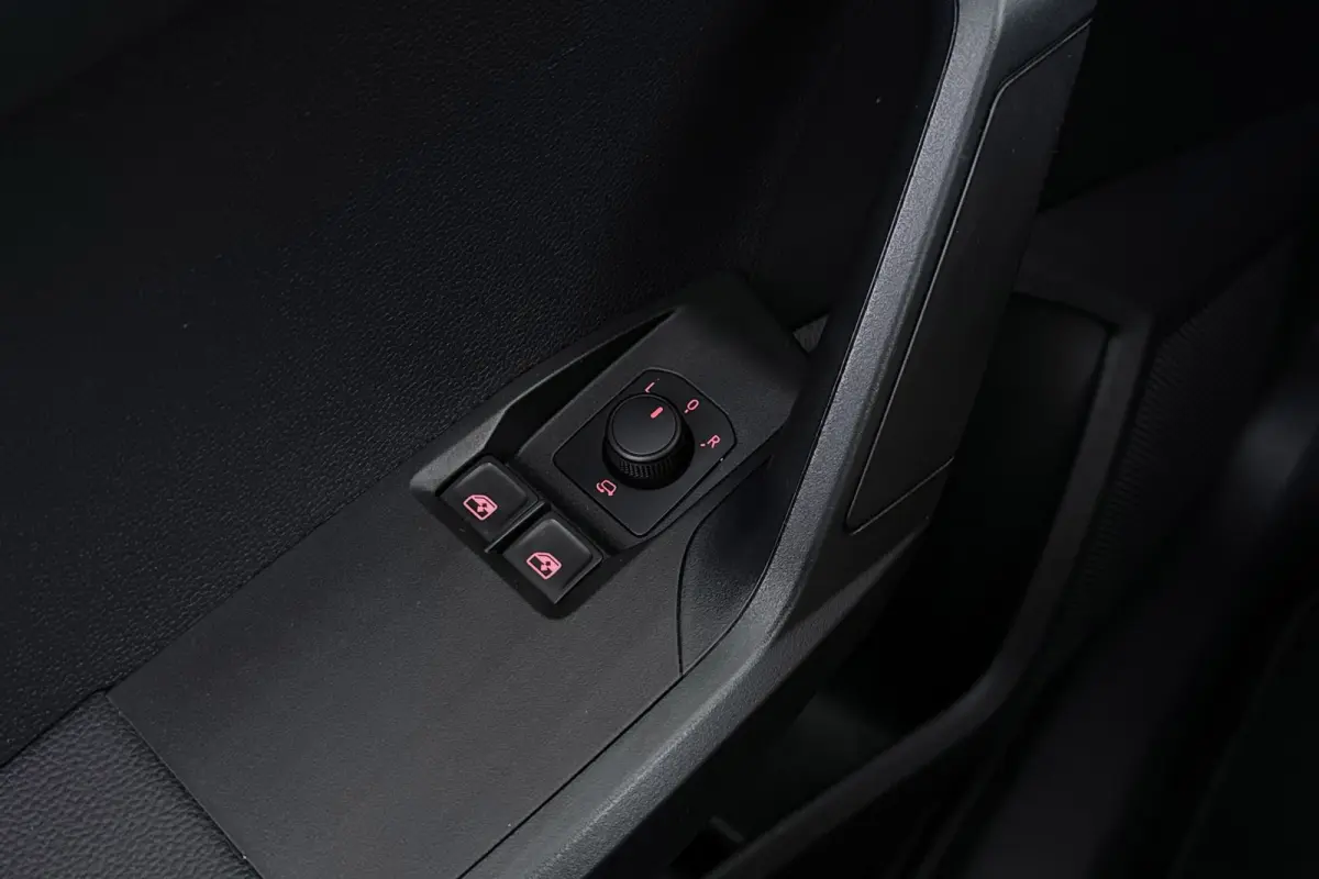 1.0 TSI Style Business Intense | Trekhaak | Climate Control | Stoelverwarming | Cruise Control |