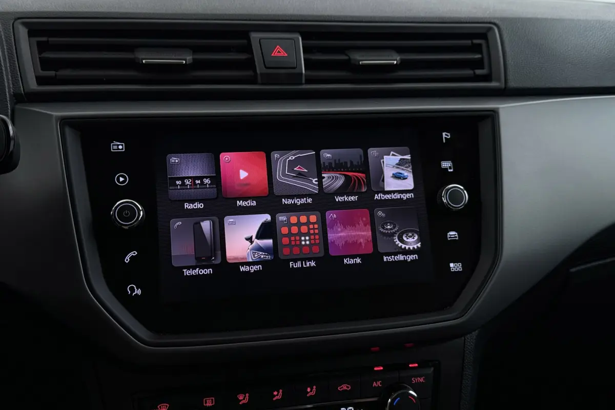 1.0 TSI Style Business Intense | Trekhaak | Climate Control | Stoelverwarming | Cruise Control |