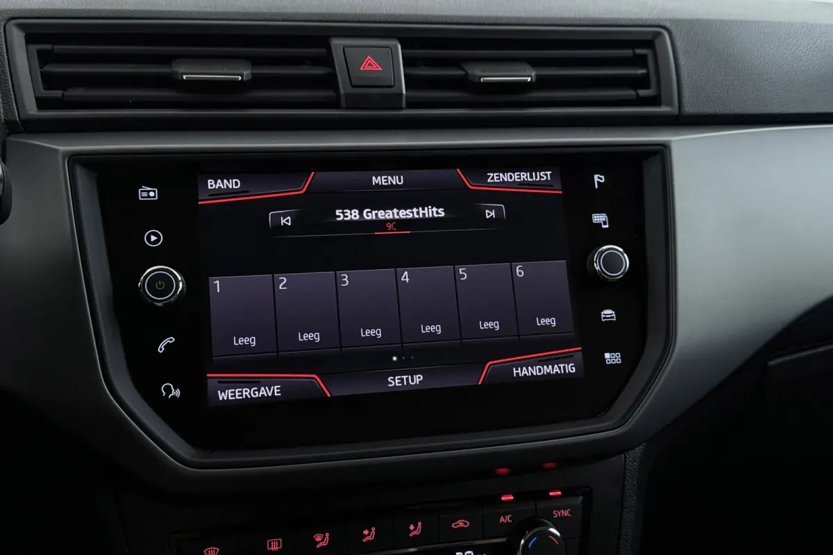 1.0 TSI Style Business Intense | Trekhaak | Climate Control | Stoelverwarming | Cruise Control |