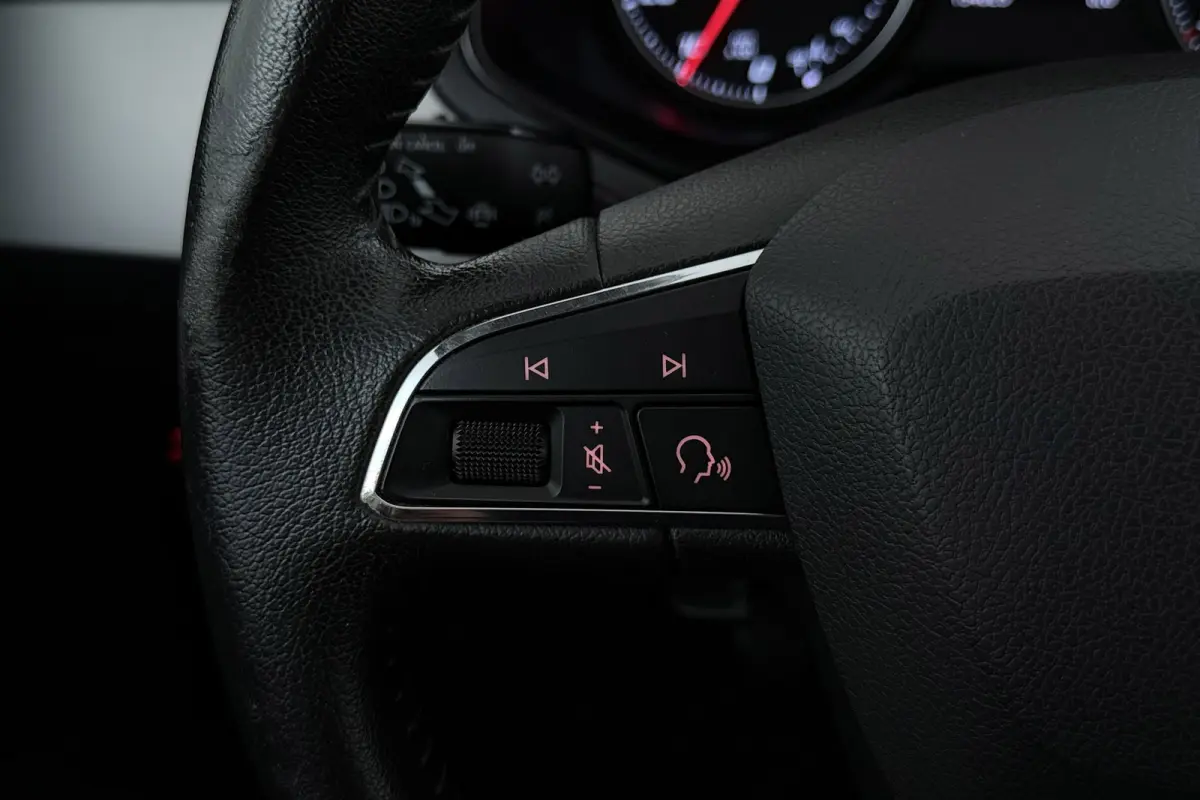 1.0 TSI Style Business Intense | Trekhaak | Climate Control | Stoelverwarming | Cruise Control |