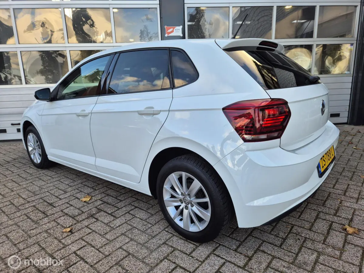 1E EIGENAAR BTW APPLE CARPLAY NAP