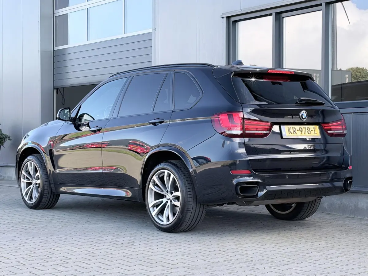 xDrive35i High Executive 306 PK | M sport | Trekhaak | Pano | 360 Camera | Softclose