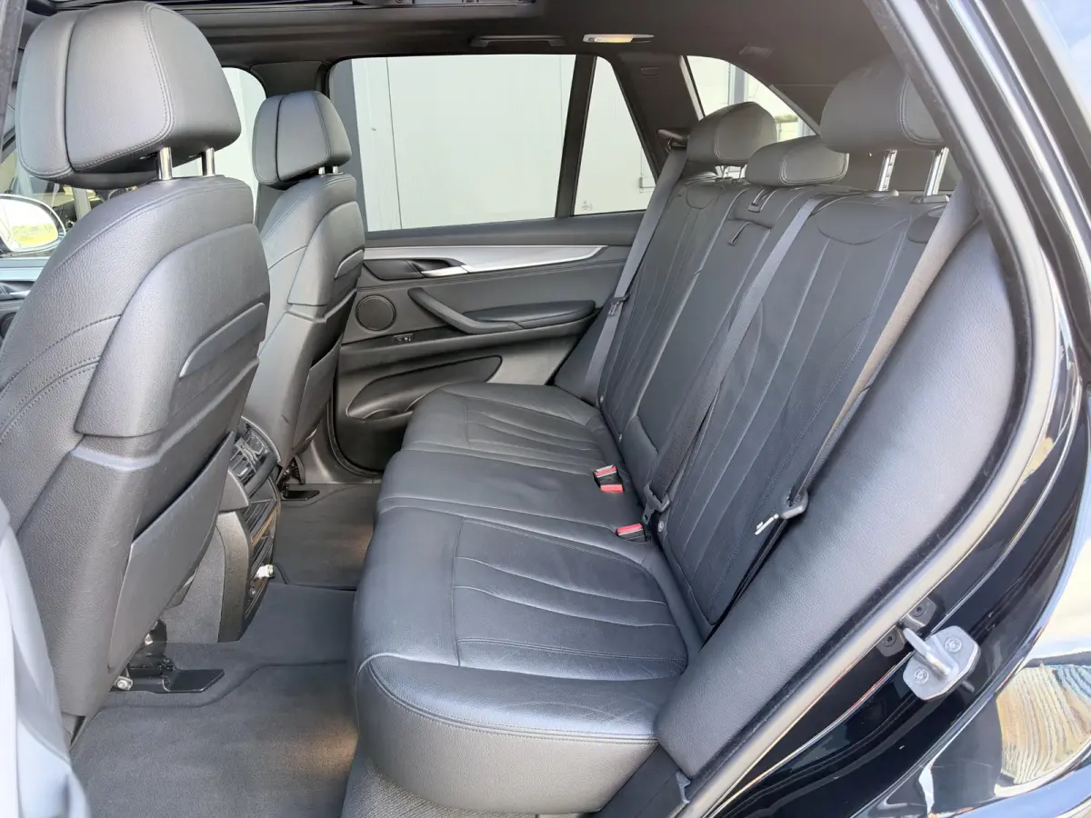 xDrive35i High Executive 306 PK | M sport | Trekhaak | Pano | 360 Camera | Softclose