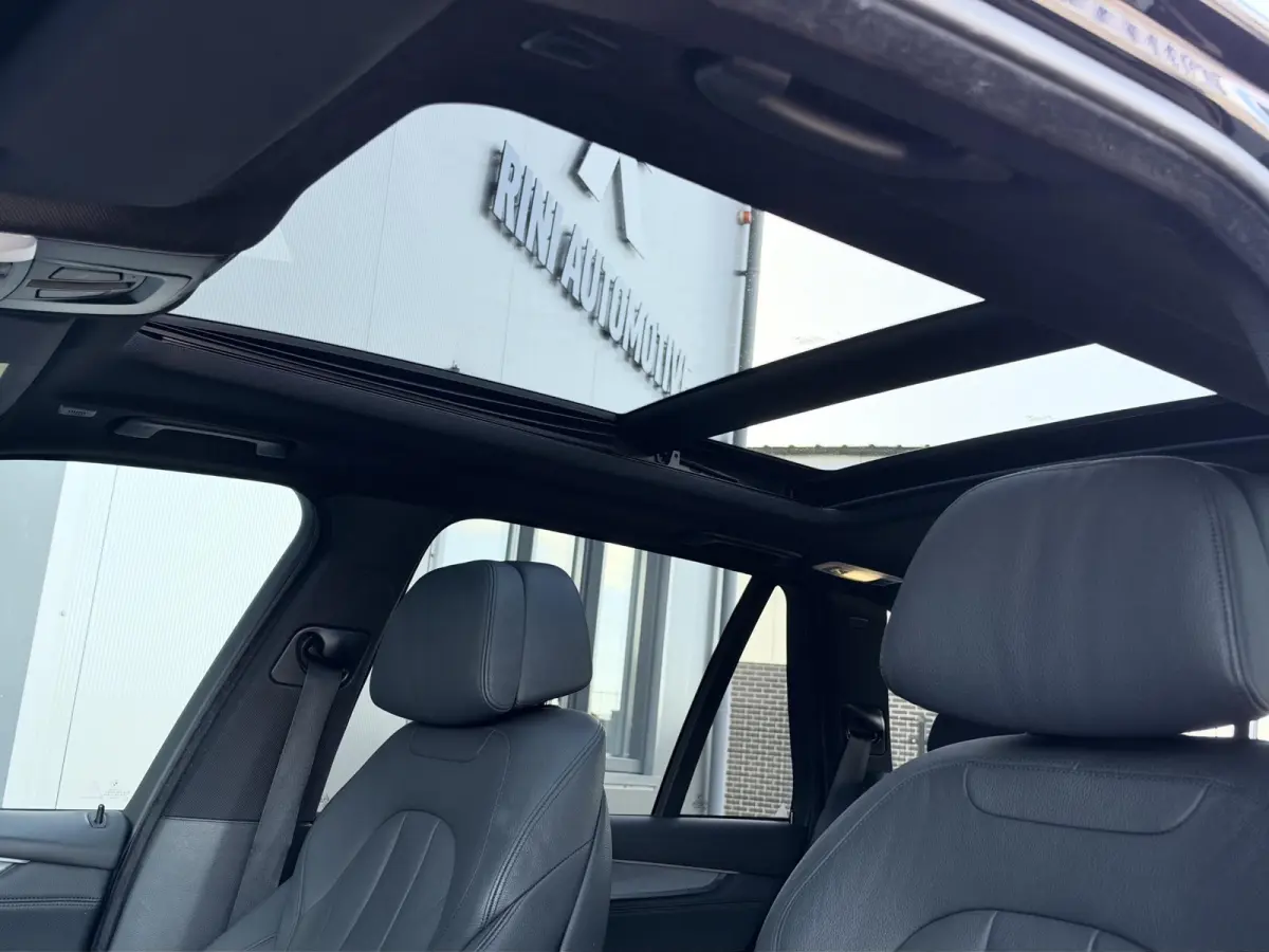 xDrive35i High Executive 306 PK | M sport | Trekhaak | Pano | 360 Camera | Softclose