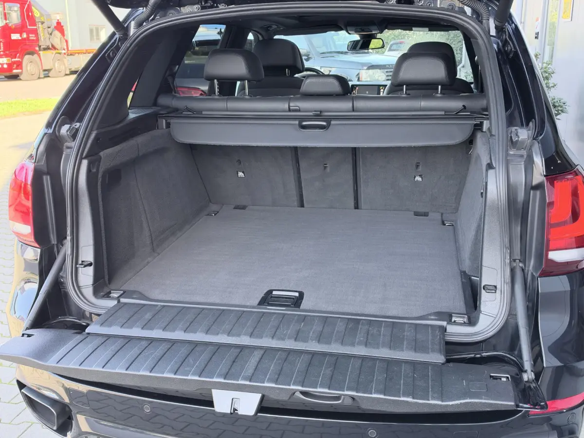 xDrive35i High Executive 306 PK | M sport | Trekhaak | Pano | 360 Camera | Softclose