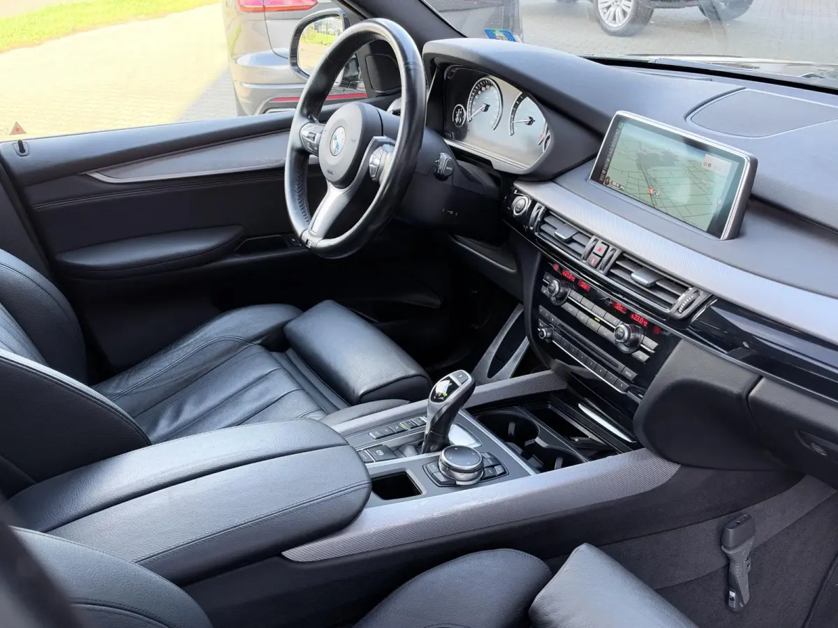 xDrive35i High Executive 306 PK | M sport | Trekhaak | Pano | 360 Camera | Softclose