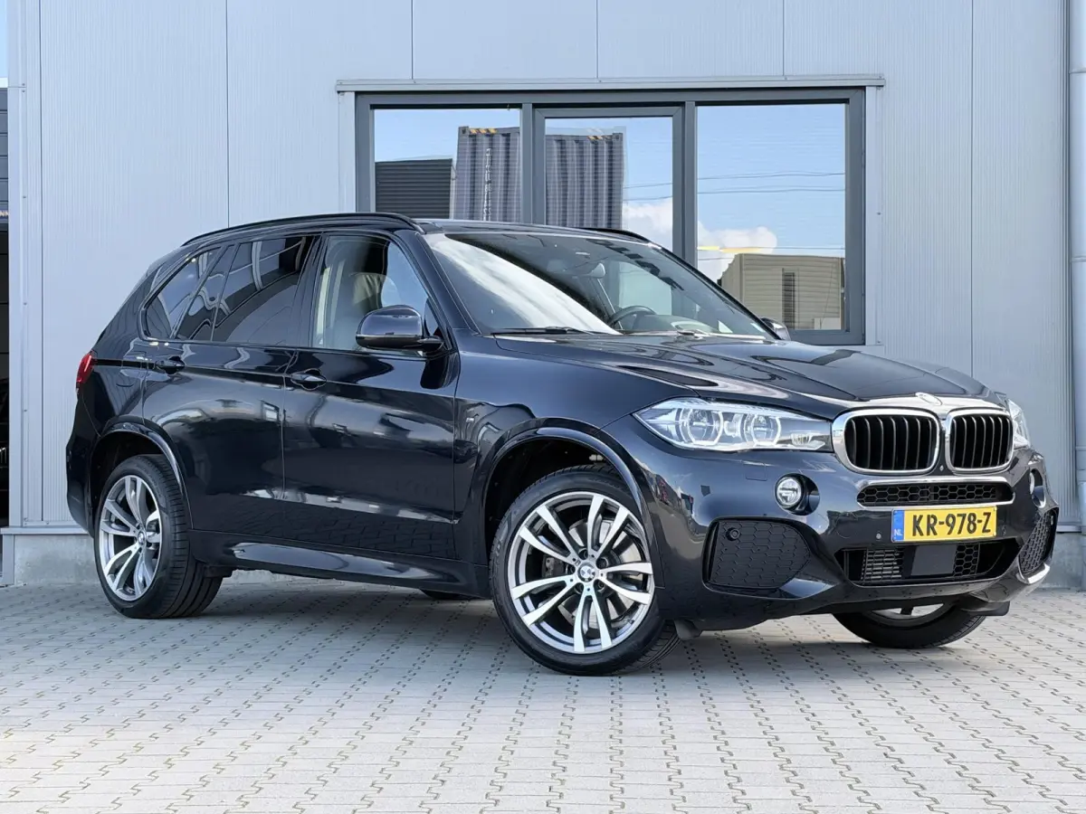 xDrive35i High Executive 306 PK | M sport | Trekhaak | Pano | 360 Camera | Softclose