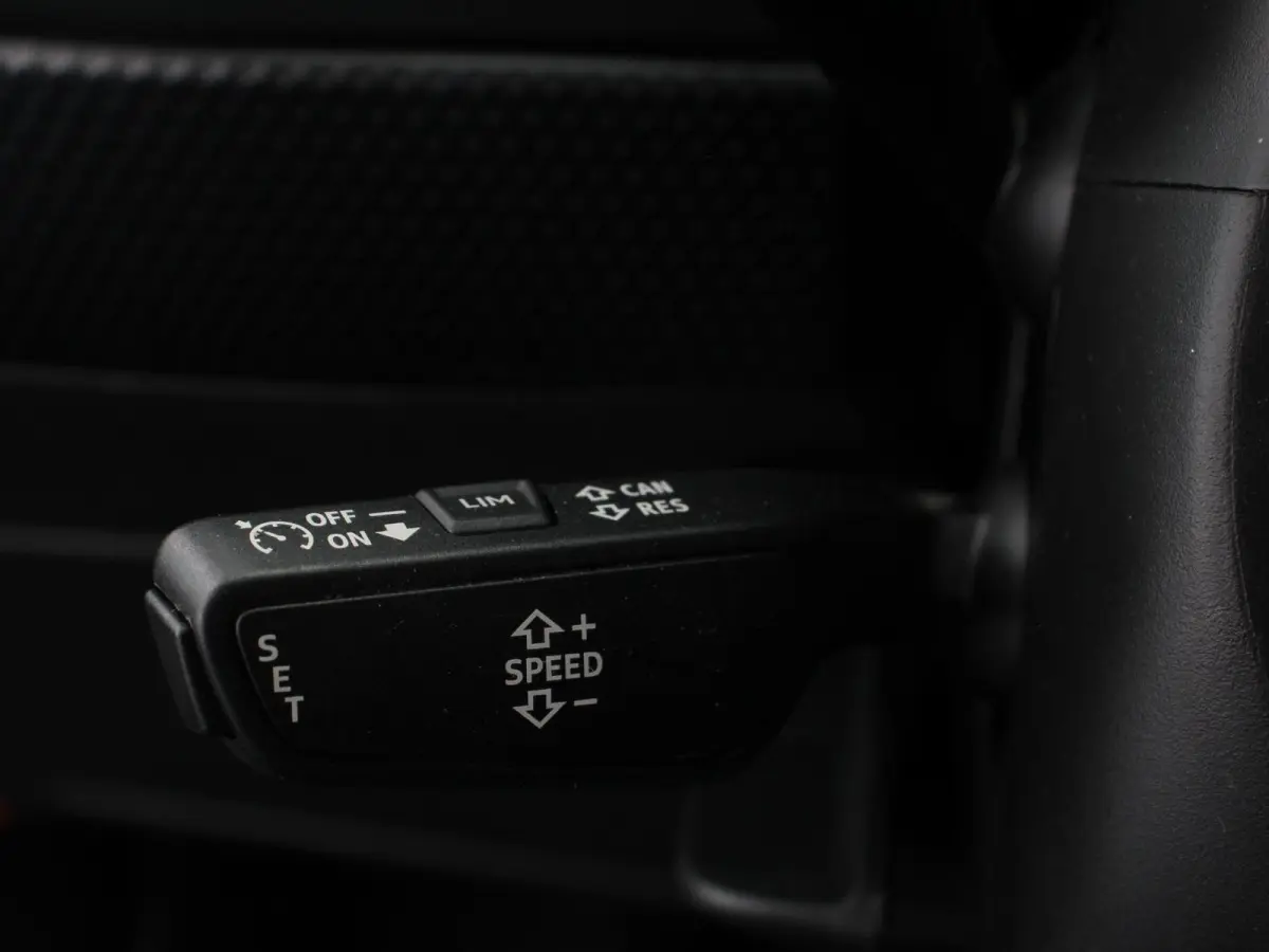 25 TFSI Automaat Advanced edition Navigatie Virtual Cockpit PDC v+a Cruise 2-Zone Climate Control Apple CarPlay/Android Auto