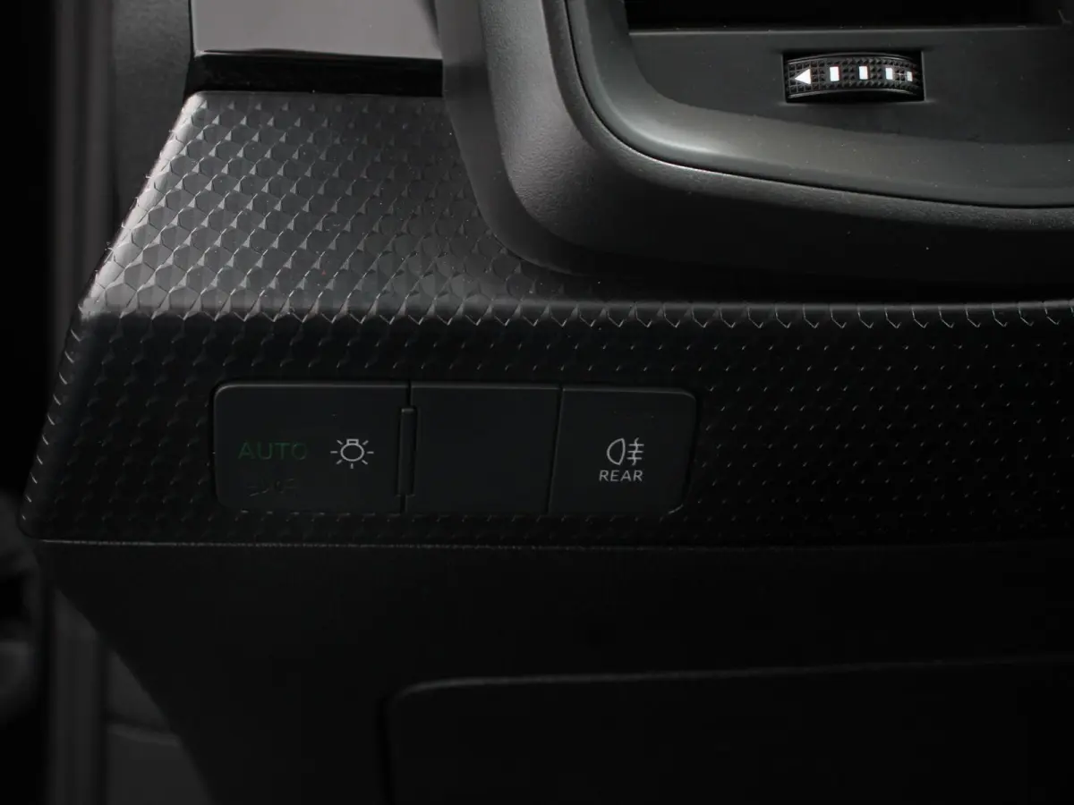 25 TFSI Automaat Advanced edition Navigatie Virtual Cockpit PDC v+a Cruise 2-Zone Climate Control Apple CarPlay/Android Auto