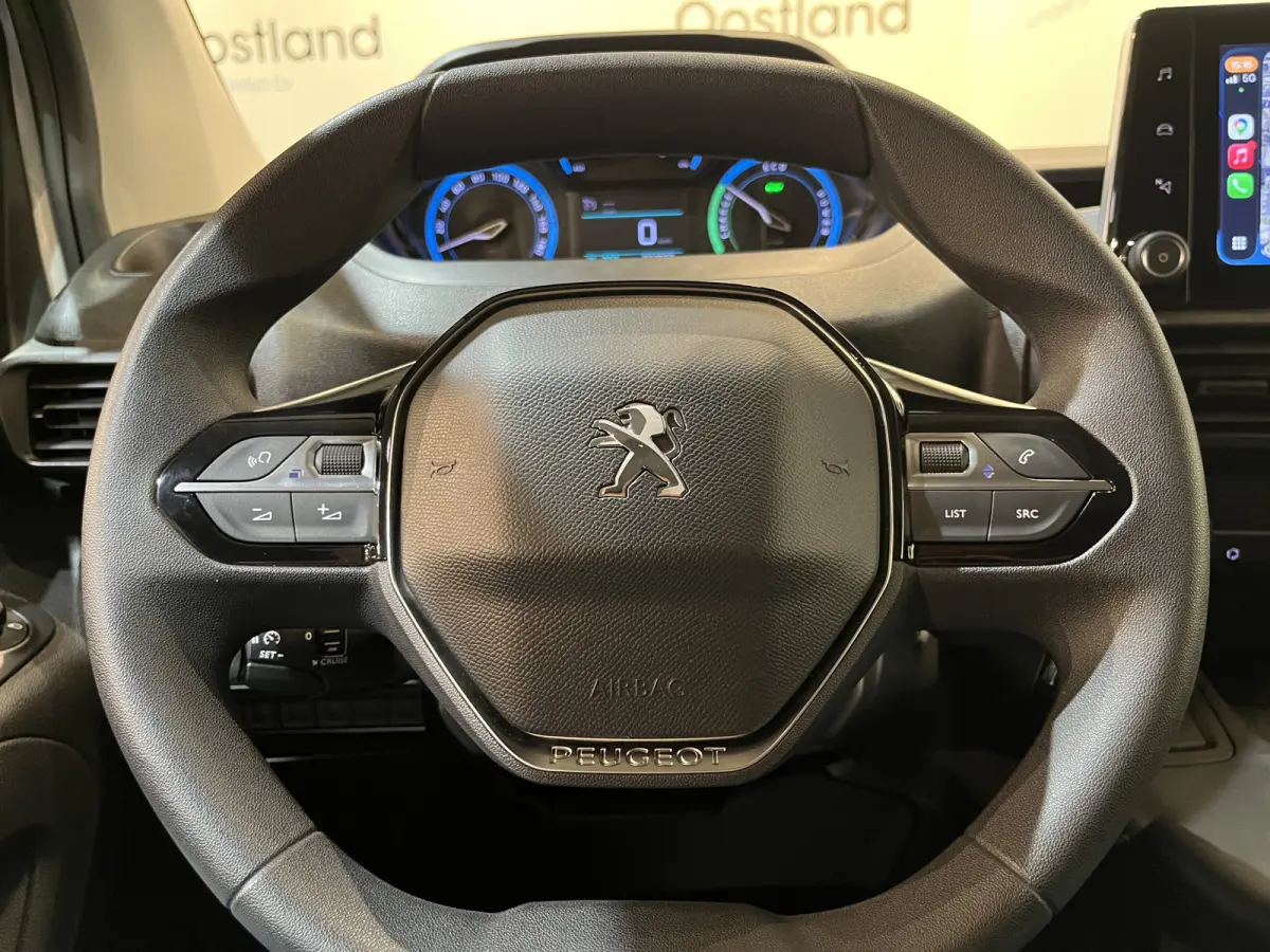 Premium Long 50 kWh / 100% elektrisch !! / SOH 95% / CCS Snelladen / Airco / Cruise Control / Camera / CarPlay / Navigatie / 3-Zits / 4.900 KM !!