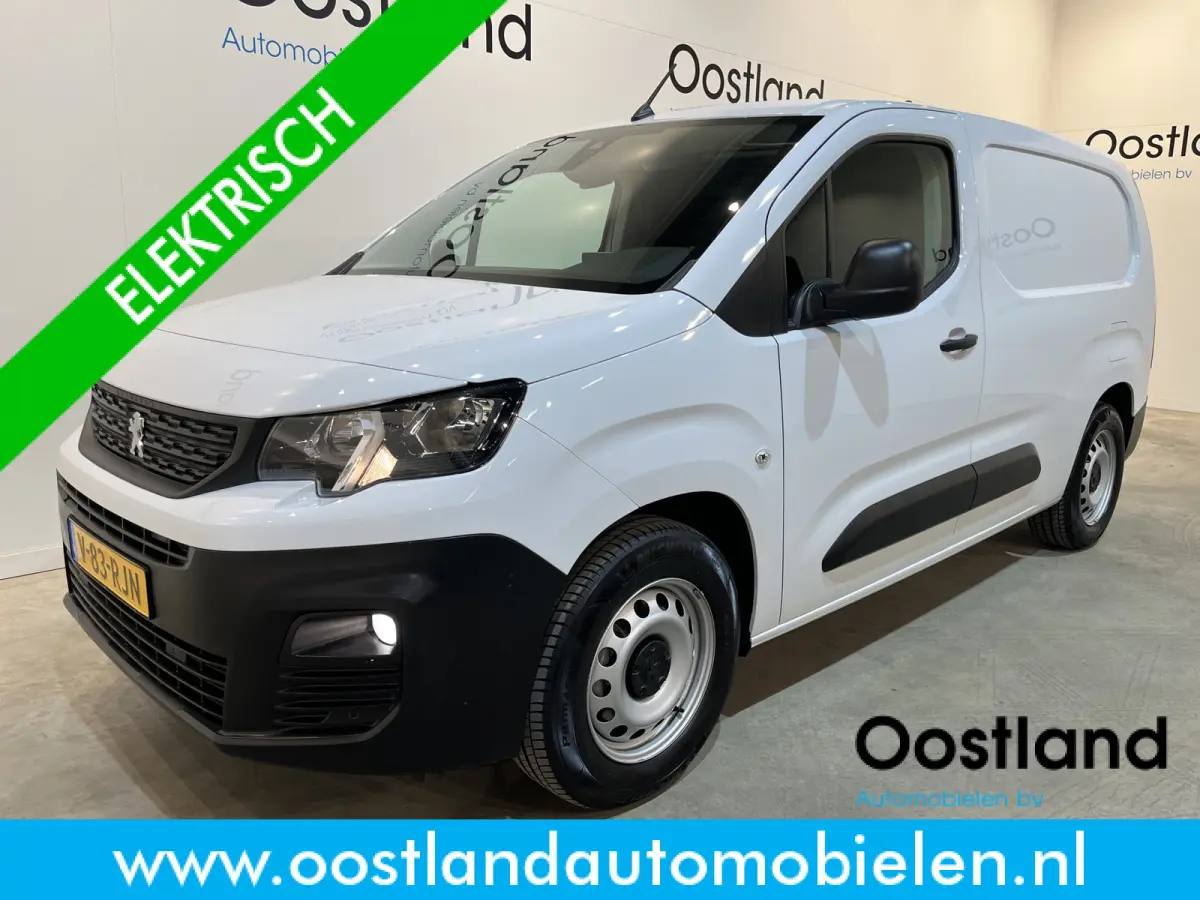 Premium Long 50 kWh / 100% elektrisch !! / SOH 95% / CCS Snelladen / Airco / Cruise Control / Camera / CarPlay / Navigatie / 3-Zits / 4.900 KM !!