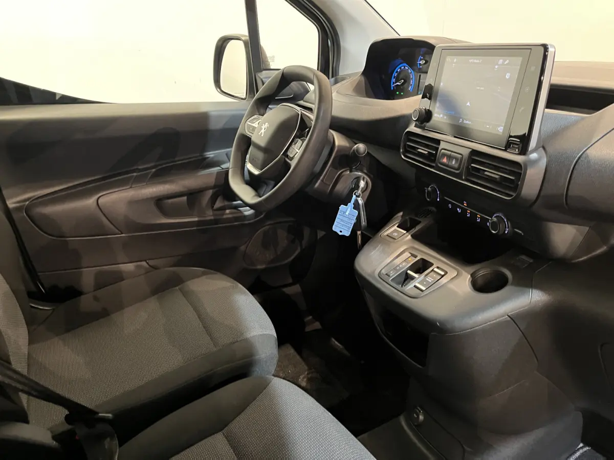 Premium Long 50 kWh / 100% elektrisch !! / SOH 95% / CCS Snelladen / Airco / Cruise Control / Camera / CarPlay / Navigatie / 3-Zits / 4.900 KM !!