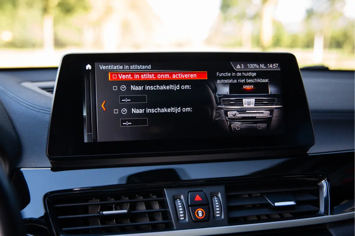 xDrive20i Business Edition Plus , Panoramadak, HUD, Achteruitrijcamera, Navigatie,