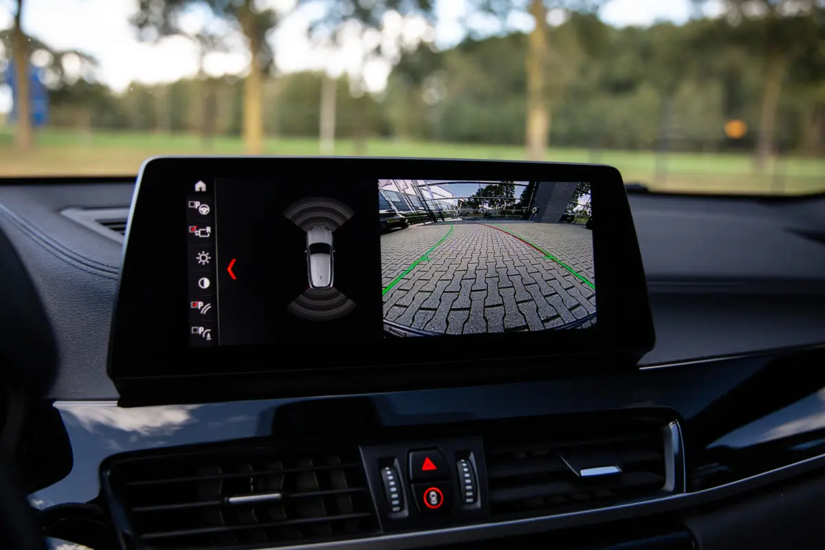 xDrive20i Business Edition Plus , Panoramadak, HUD, Achteruitrijcamera, Navigatie,