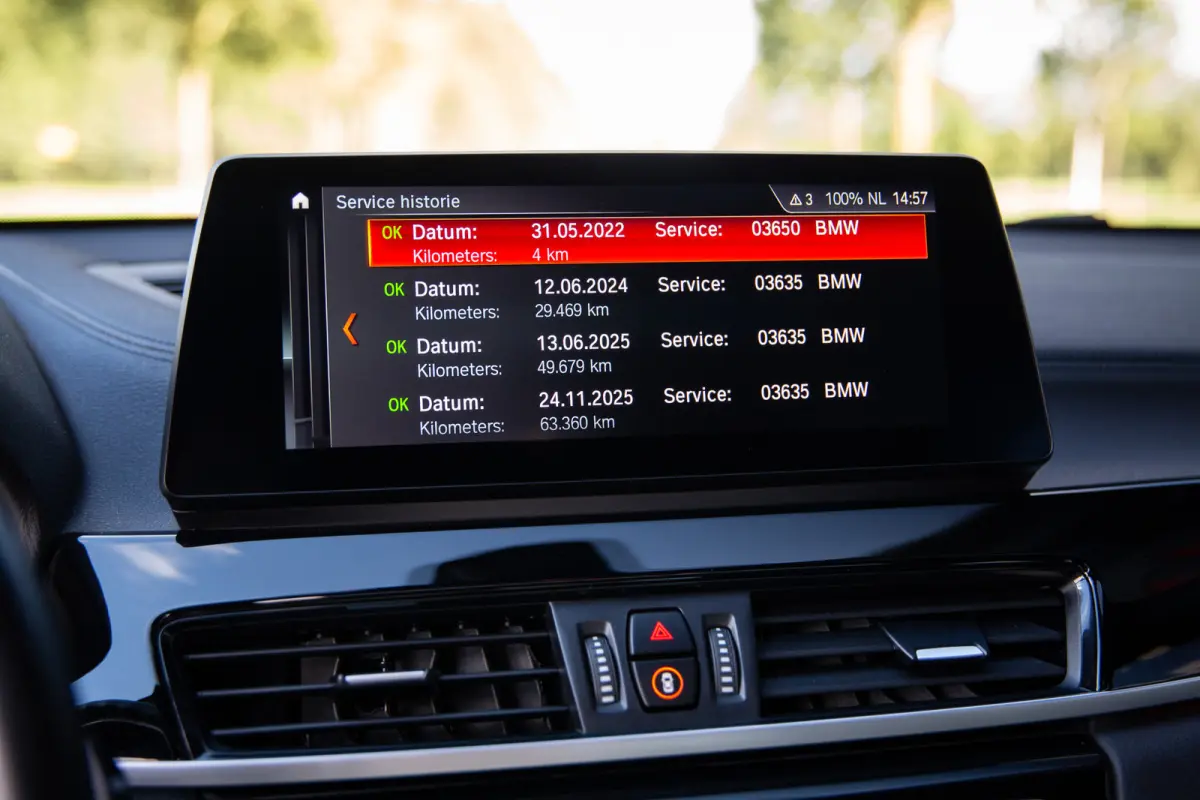 xDrive20i Business Edition Plus , Panoramadak, HUD, Achteruitrijcamera, Navigatie,