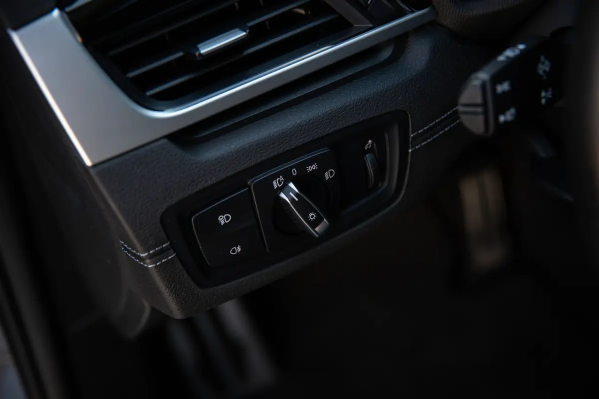 xDrive20i Business Edition Plus , Panoramadak, HUD, Achteruitrijcamera, Navigatie,