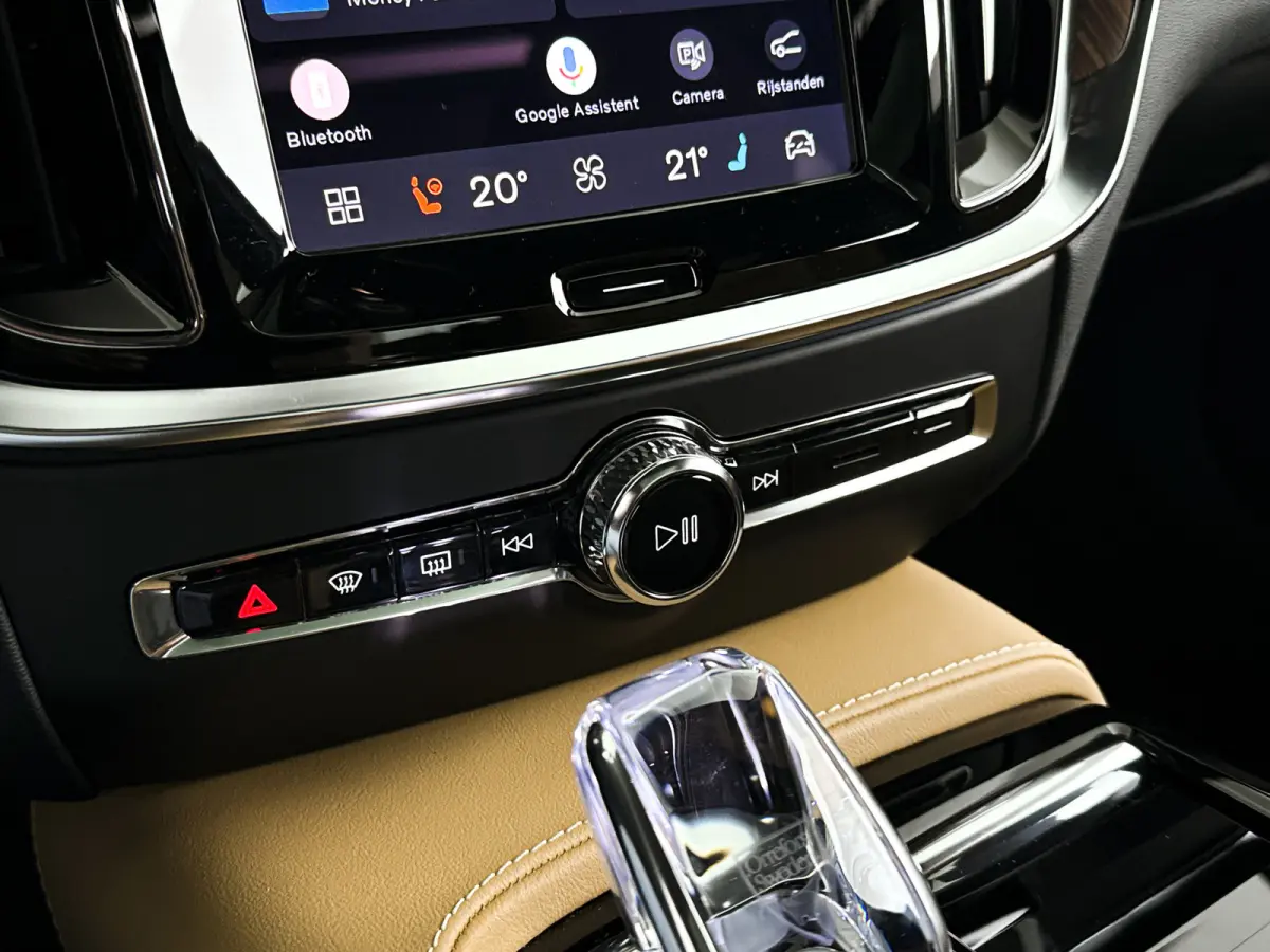 T8 Plug-in hybrid AWD Ultra Dark | SOH 99% | Panoramadak | 360° camera | Head-up display | Harman Kardon | Stoelventilatie | Massage | Stoel- en stuurverwarming | Trekhaak