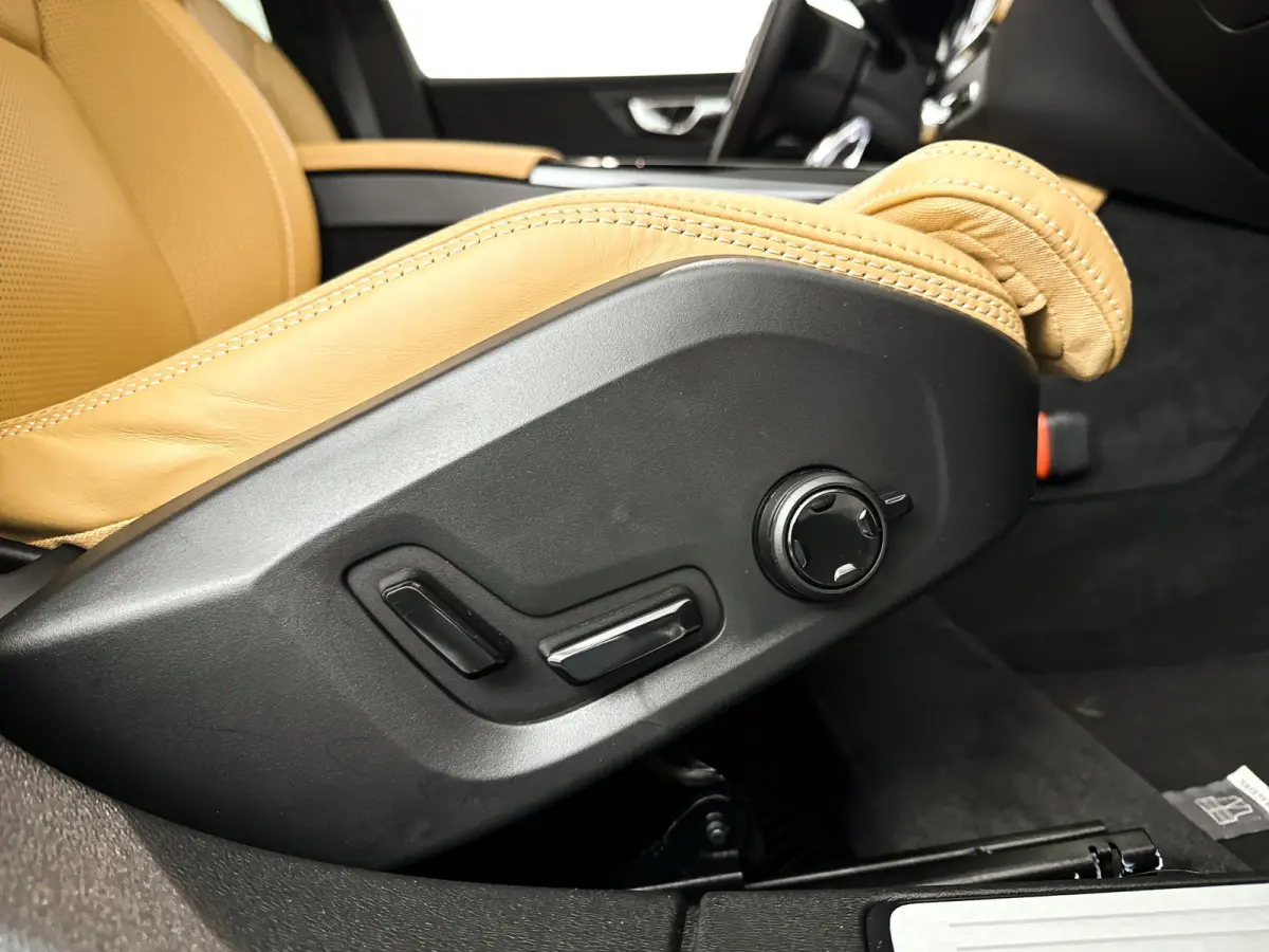 T8 Plug-in hybrid AWD Ultra Dark | SOH 99% | Panoramadak | 360° camera | Head-up display | Harman Kardon | Stoelventilatie | Massage | Stoel- en stuurverwarming | Trekhaak