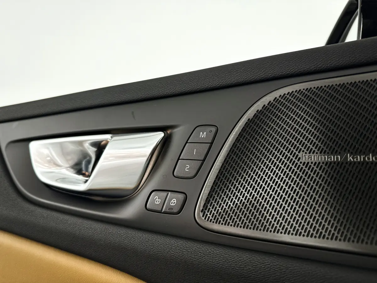 T8 Plug-in hybrid AWD Ultra Dark | SOH 99% | Panoramadak | 360° camera | Head-up display | Harman Kardon | Stoelventilatie | Massage | Stoel- en stuurverwarming | Trekhaak