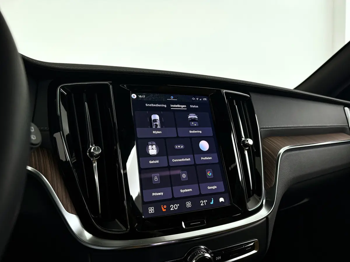 T8 Plug-in hybrid AWD Ultra Dark | SOH 99% | Panoramadak | 360° camera | Head-up display | Harman Kardon | Stoelventilatie | Massage | Stoel- en stuurverwarming | Trekhaak