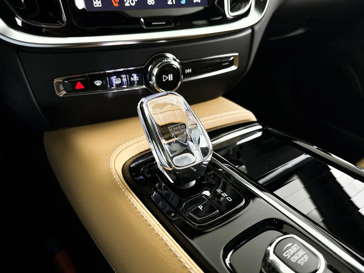 T8 Plug-in hybrid AWD Ultra Dark | SOH 99% | Panoramadak | 360° camera | Head-up display | Harman Kardon | Stoelventilatie | Massage | Stoel- en stuurverwarming | Trekhaak