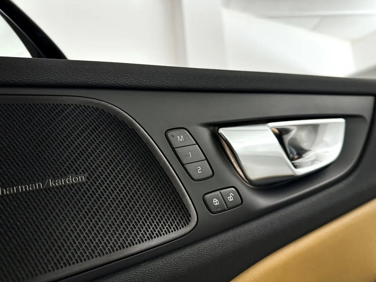 T8 Plug-in hybrid AWD Ultra Dark | SOH 99% | Panoramadak | 360° camera | Head-up display | Harman Kardon | Stoelventilatie | Massage | Stoel- en stuurverwarming | Trekhaak