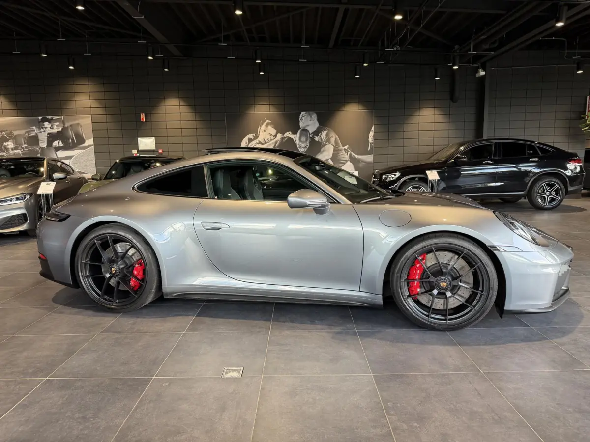 3.6 T-Hybrid Carrera GTS | SPORTDESIGN | SPORTCHRONO | SPORUITLAATSYSTEEM | PTV + | PASM | PDLS + | BOSE | HEFSYSTEEM VOORAS | ACHTERASBESTURING | 18-WEG STOELEN | PANORAMA/SCHUIF-KANTELDAK 