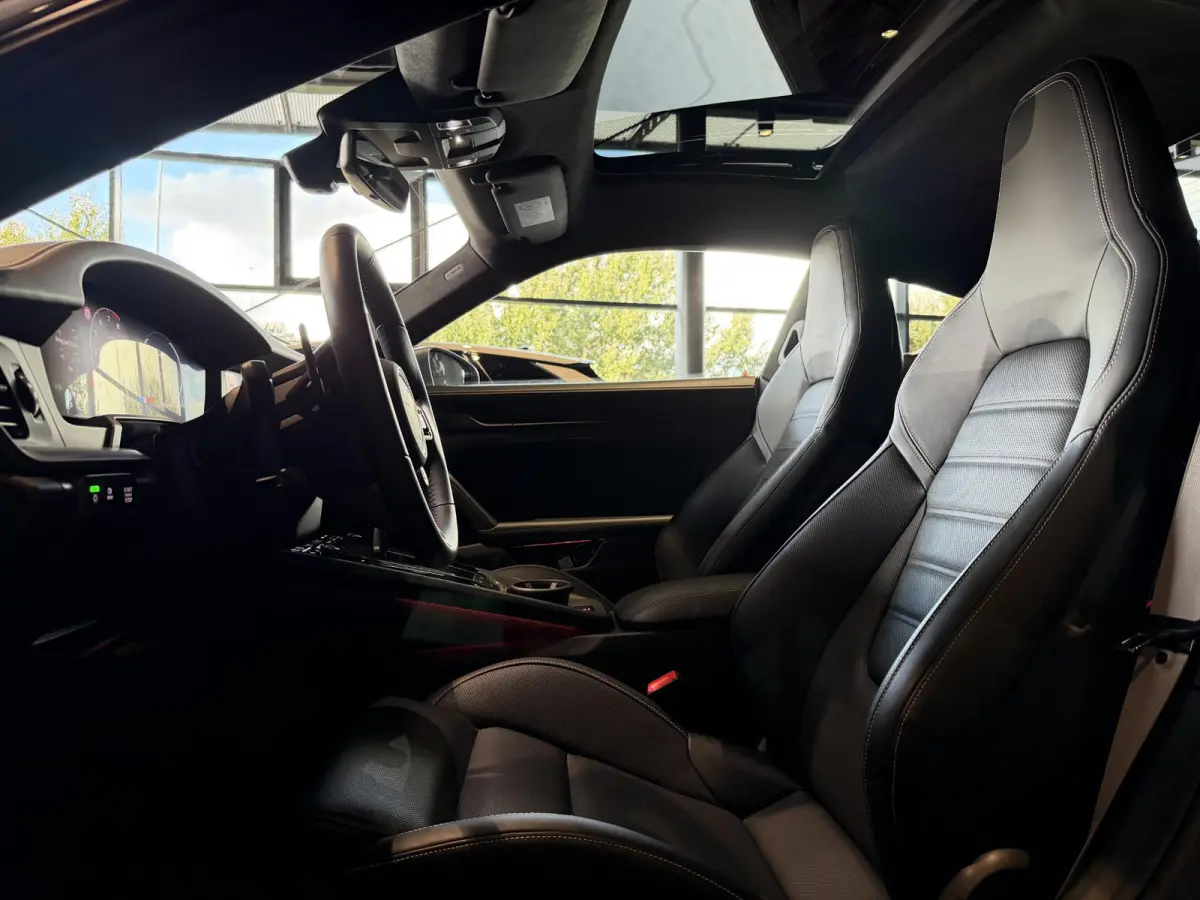 3.6 T-Hybrid Carrera GTS | SPORTDESIGN | SPORTCHRONO | SPORUITLAATSYSTEEM | PTV + | PASM | PDLS + | BOSE | HEFSYSTEEM VOORAS | ACHTERASBESTURING | 18-WEG STOELEN | PANORAMA/SCHUIF-KANTELDAK 