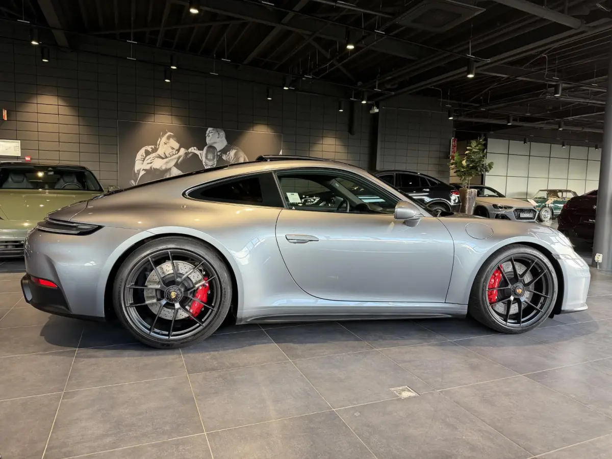 3.6 T-Hybrid Carrera GTS | SPORTDESIGN | SPORTCHRONO | SPORUITLAATSYSTEEM | PTV + | PASM | PDLS + | BOSE | HEFSYSTEEM VOORAS | ACHTERASBESTURING | 18-WEG STOELEN | PANORAMA/SCHUIF-KANTELDAK 