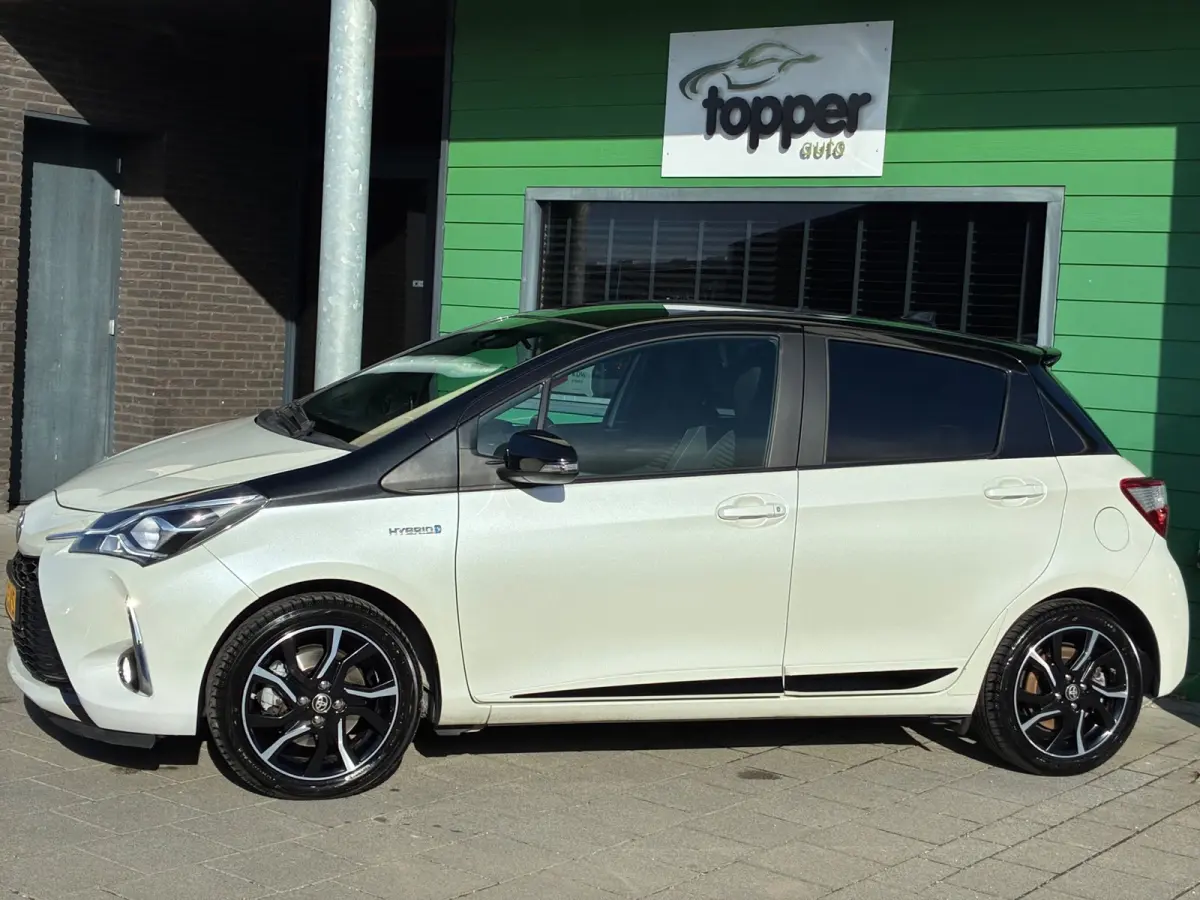1.5 Hybrid Bi-Tone|2e Eigenaar|Automaat|Camera|Navigatie|CruiseControl|Climatronic|Nieuwe APK|Trekhaak|