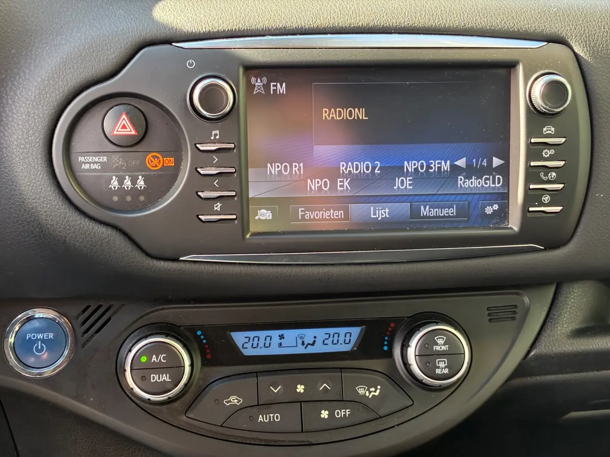 1.5 Hybrid Bi-Tone|2e Eigenaar|Automaat|Camera|Navigatie|CruiseControl|Climatronic|Nieuwe APK|Trekhaak|