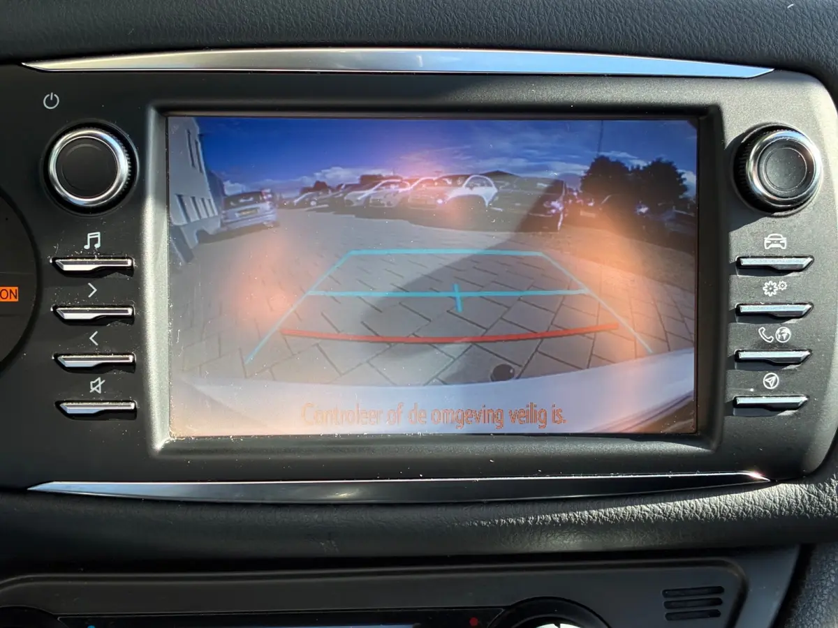 1.5 Hybrid Bi-Tone|2e Eigenaar|Automaat|Camera|Navigatie|CruiseControl|Climatronic|Nieuwe APK|Trekhaak|