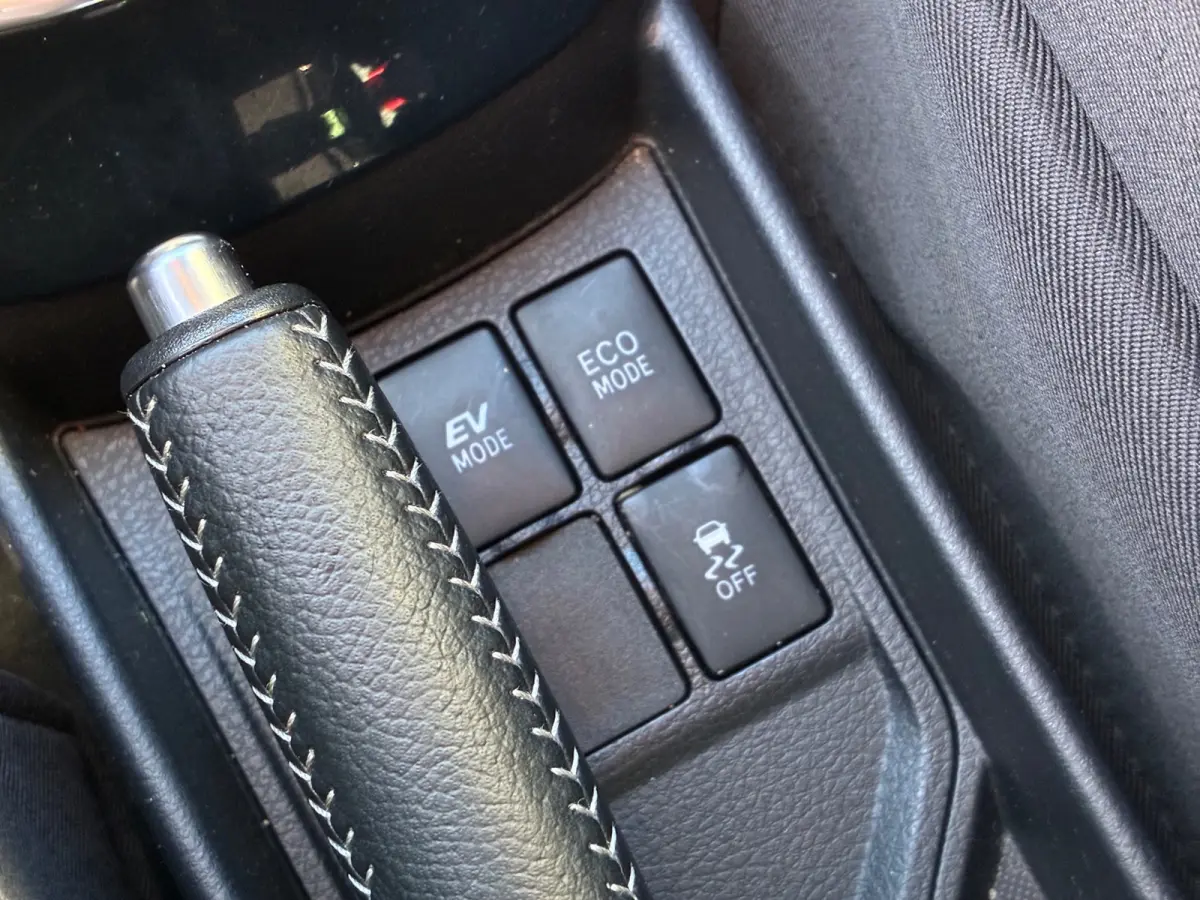 1.5 Hybrid Bi-Tone|2e Eigenaar|Automaat|Camera|Navigatie|CruiseControl|Climatronic|Nieuwe APK|Trekhaak|