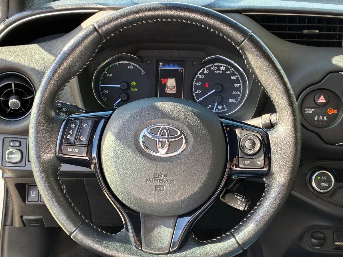 1.5 Hybrid Bi-Tone|2e Eigenaar|Automaat|Camera|Navigatie|CruiseControl|Climatronic|Nieuwe APK|Trekhaak|