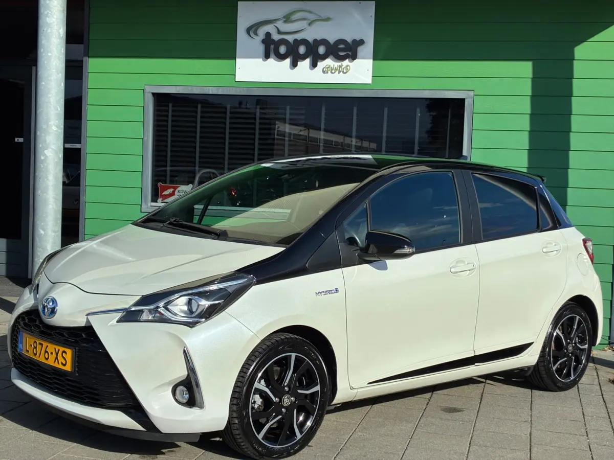1.5 Hybrid Bi-Tone|2e Eigenaar|Automaat|Camera|Navigatie|CruiseControl|Climatronic|Nieuwe APK|Trekhaak|