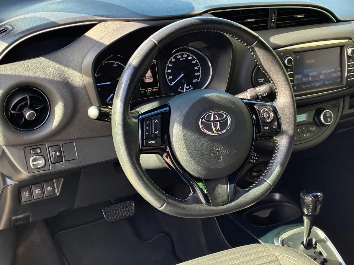 1.5 Hybrid Bi-Tone|2e Eigenaar|Automaat|Camera|Navigatie|CruiseControl|Climatronic|Nieuwe APK|Trekhaak|