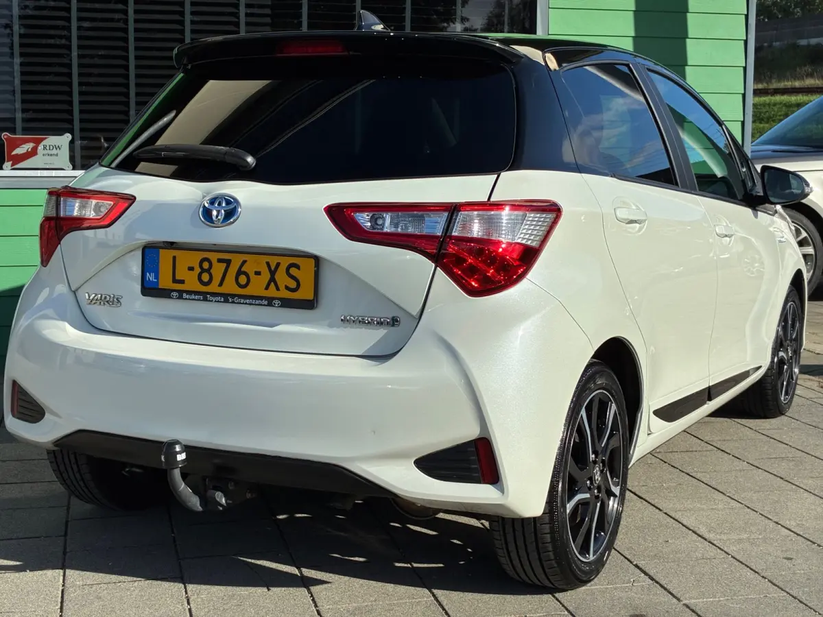 1.5 Hybrid Bi-Tone|2e Eigenaar|Automaat|Camera|Navigatie|CruiseControl|Climatronic|Nieuwe APK|Trekhaak|