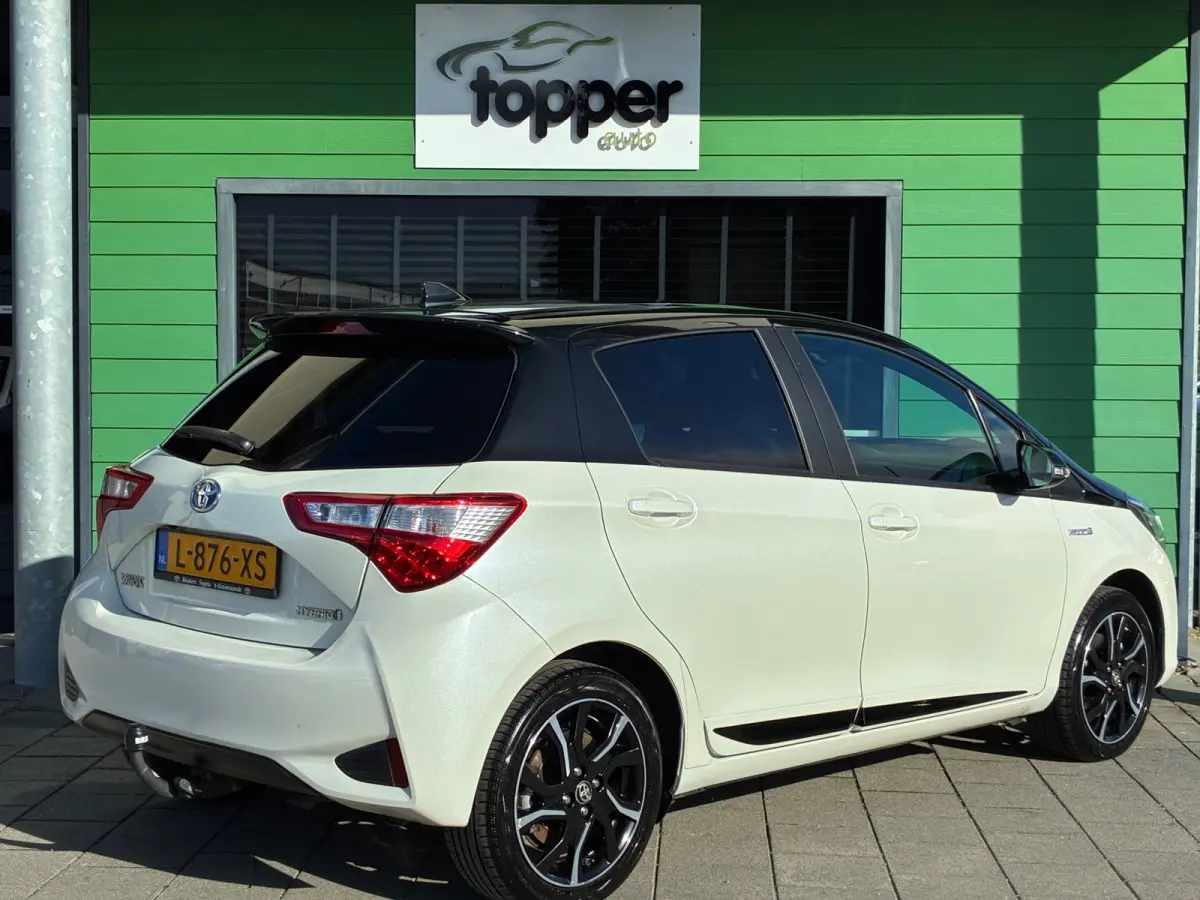 1.5 Hybrid Bi-Tone|2e Eigenaar|Automaat|Camera|Navigatie|CruiseControl|Climatronic|Nieuwe APK|Trekhaak|