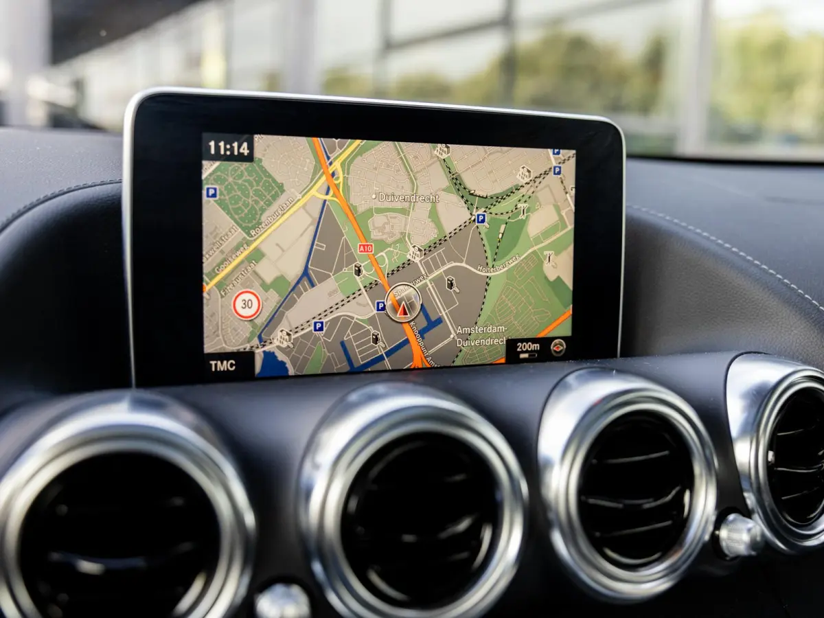 4.0 S | AMG PERFORMANCE UITLAAT | AMG PERFORMANCE STOELEN | KEYLESS ENTRY | VOLLEDIG MB DEALER ONDERHOUDEN | STOELVERWARMING | ACHTERUITRIJCAMERA |