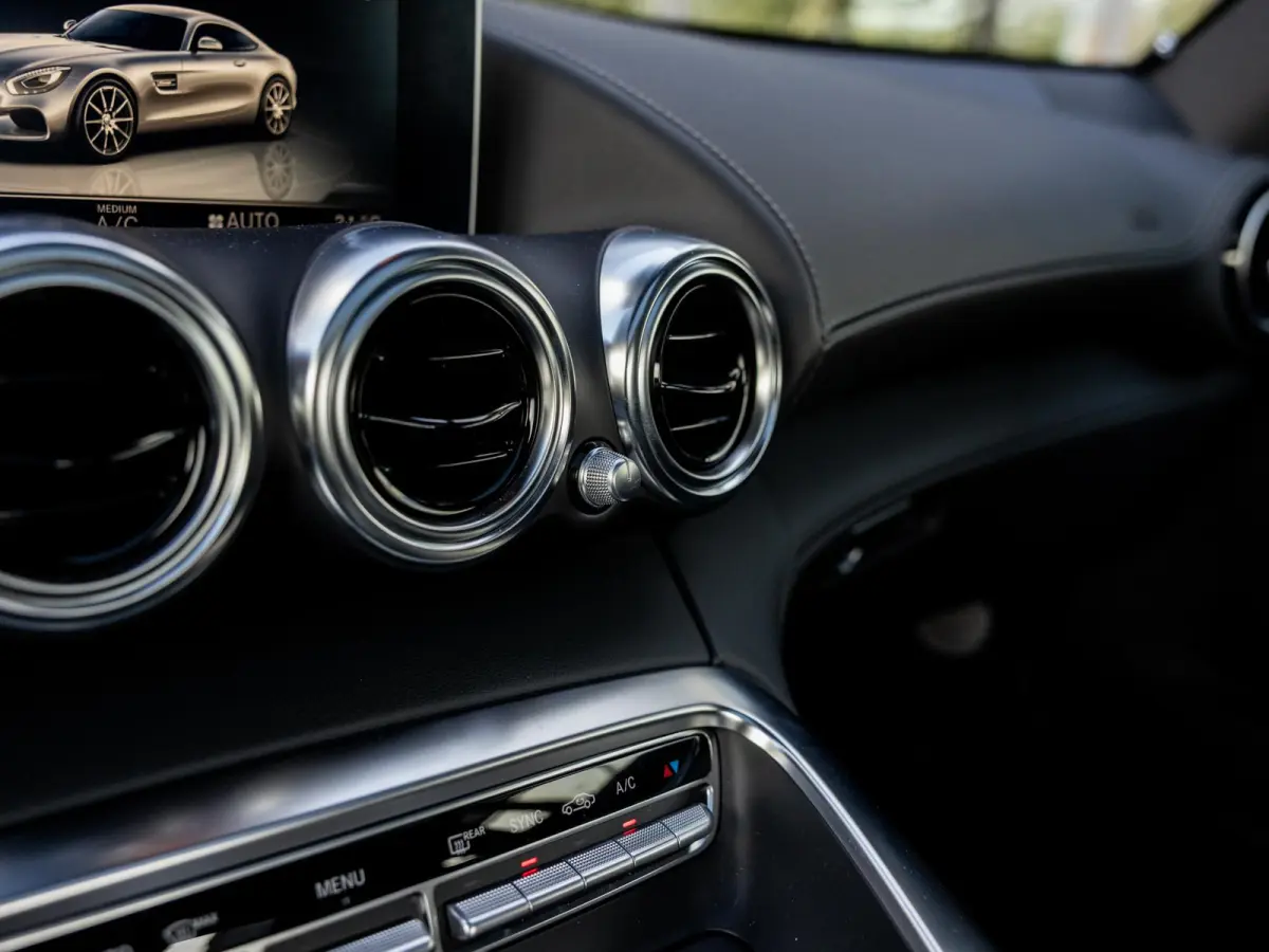 4.0 S | AMG PERFORMANCE UITLAAT | AMG PERFORMANCE STOELEN | KEYLESS ENTRY | VOLLEDIG MB DEALER ONDERHOUDEN | STOELVERWARMING | ACHTERUITRIJCAMERA |