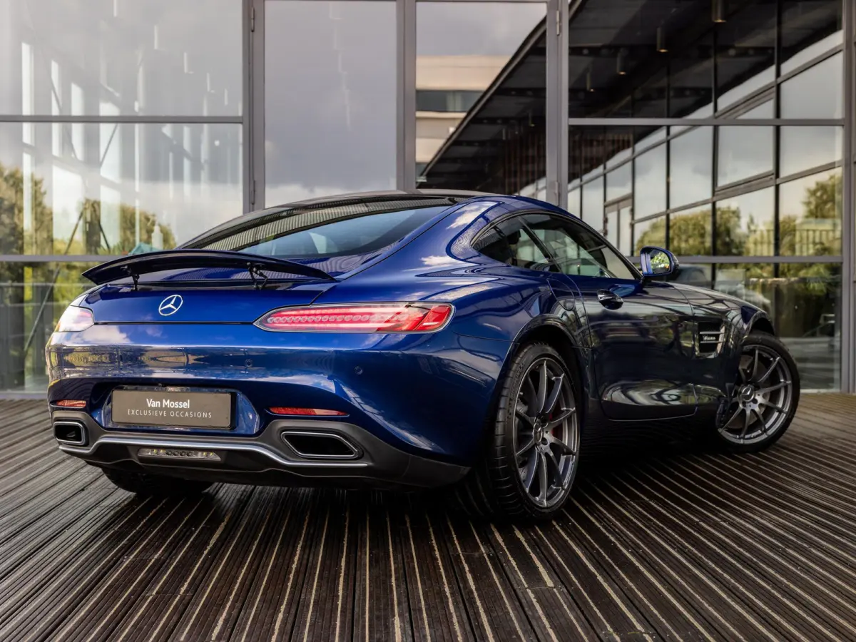 4.0 S | AMG PERFORMANCE UITLAAT | AMG PERFORMANCE STOELEN | KEYLESS ENTRY | VOLLEDIG MB DEALER ONDERHOUDEN | STOELVERWARMING | ACHTERUITRIJCAMERA |